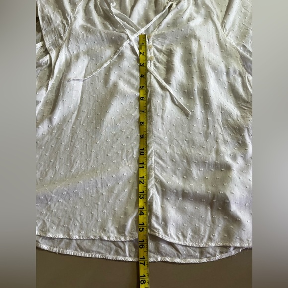 H&M | Flutter or butterfly Sleeve White Button Up Blouse | 3 buttons in from - Picture 9 of 12